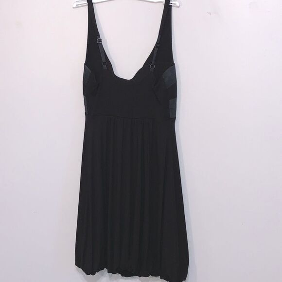 BEBE Women’s Black Silk Sleeveless Bubble Hemline Cocktail Mini Dress XS USA - Picture 7 of 11